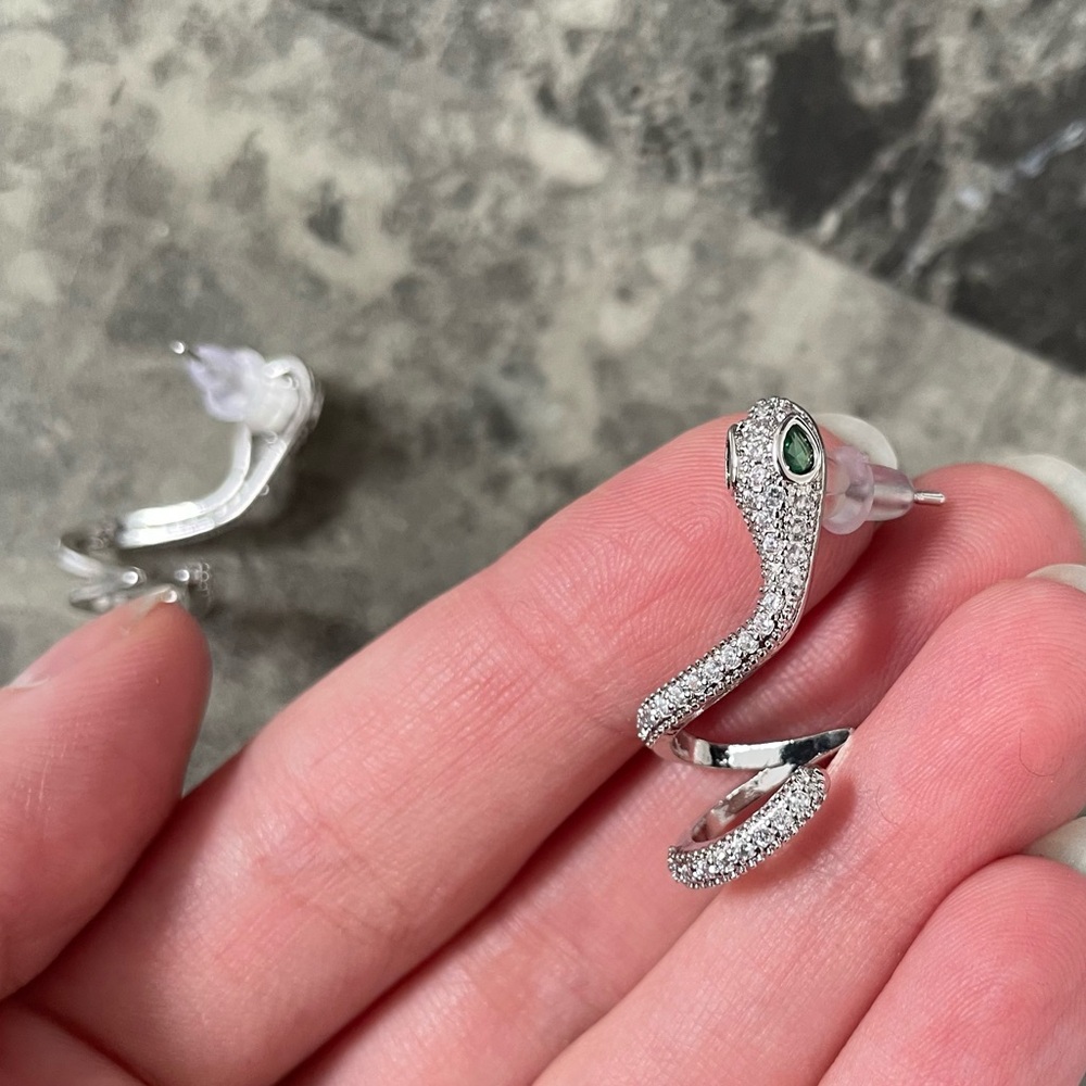 Silver Diamond Snake Ear Cuff Stud Earrings Emerald Eyes - Picture 9 of 10